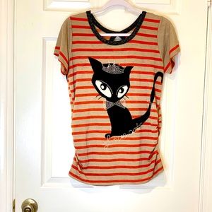 T-Shirt cat’s lover 😀 elegant and soft shirt. Cute, beautiful and fun shirt